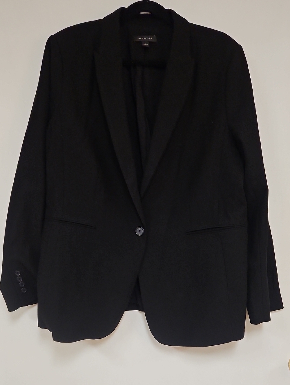 Ann Taylor Black Tailored Single-Button Blazer